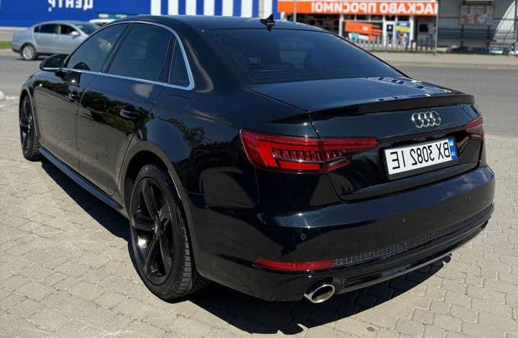 2017 AUDI A4